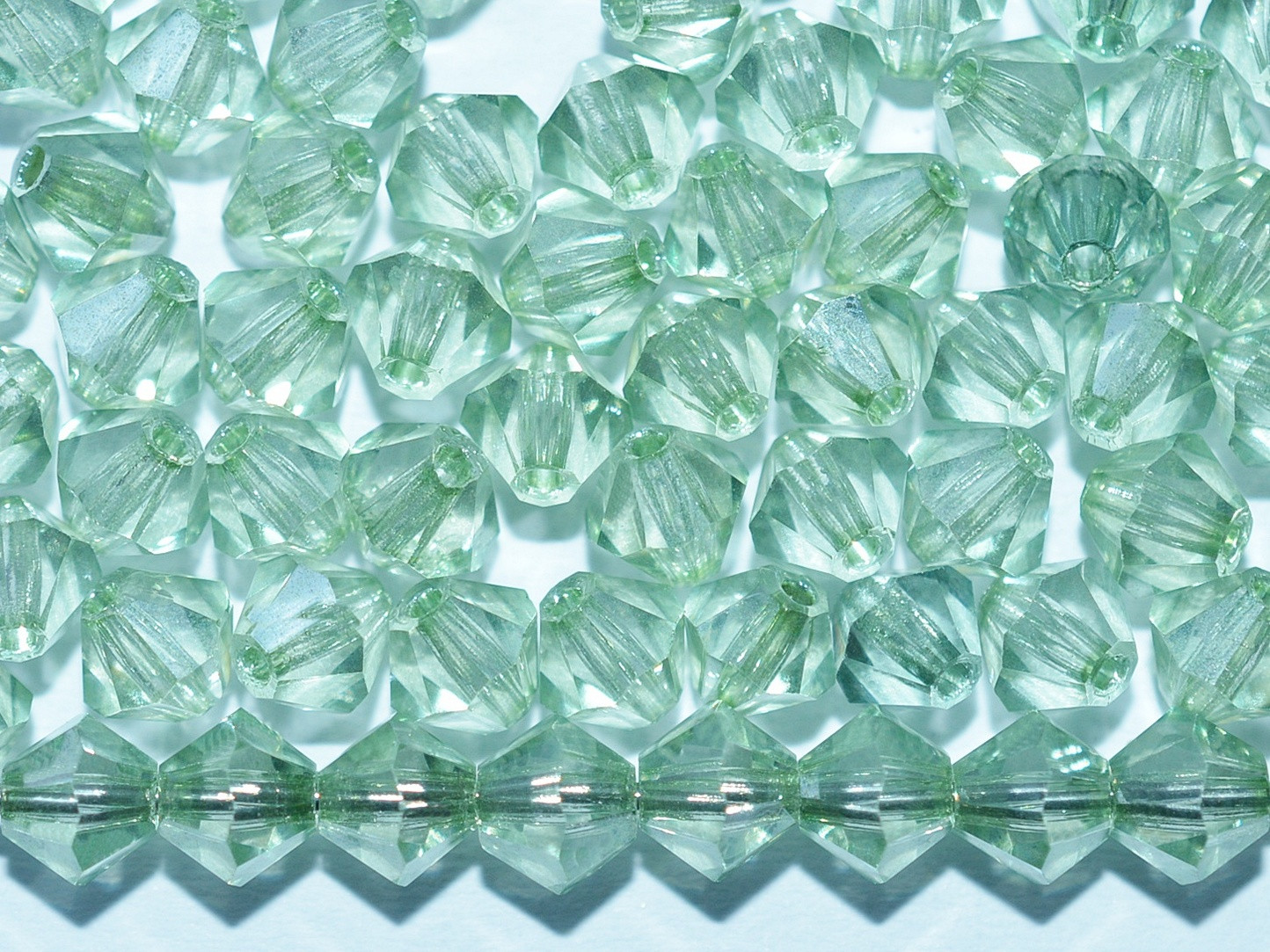 00010/14457 - Crystal Green Luster 4 мм.