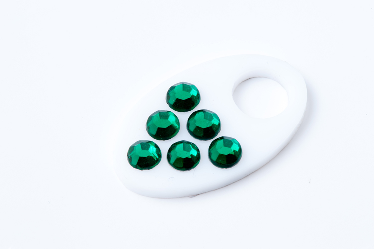 Стразы клеевые SS30 Emerald