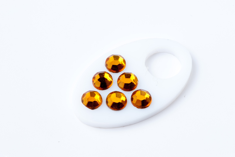 Стразы клеевые SS30 Topaz